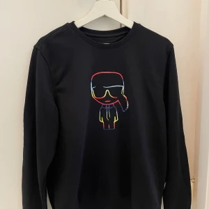 Karl Lagerfeldt Tröja - Bra skick, Strl S