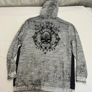 Affliction Hoodie - Fet affliction hoodie. Passar XL