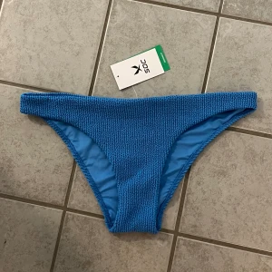 Nya bikinitrosor💙 - Stl 42 från stadium 