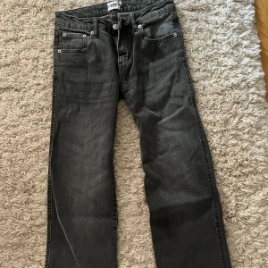 Supersnygga bootcut jeans - Aldrig använda bootcut jeans från lager 157! Köpta för 400kr men säljs för 170 kr 😍