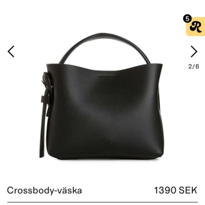 Arket väska  - Lilla arket väskan, i ny skick 