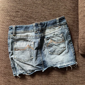 Vintage jeanskjol - Säljer denna så snygga jeans kjol❣️passar nån med XS/S bäst men står M i💕