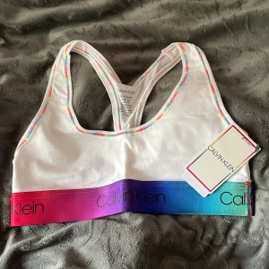 Helt ny Calvin Klein Pride bh - Strl xs funkar som s Lapparna sitter kvar 