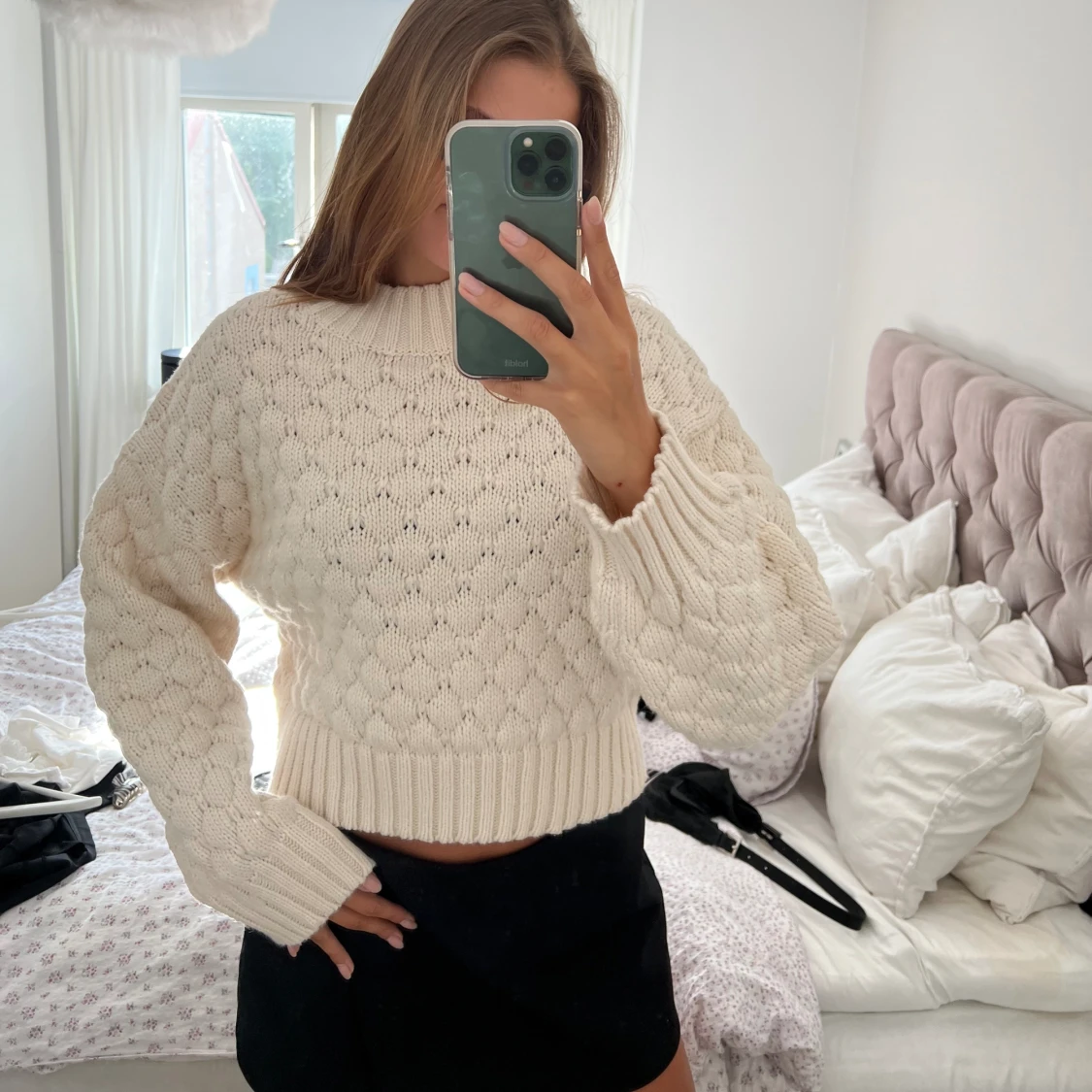 Vit stickad tröja.  - 91