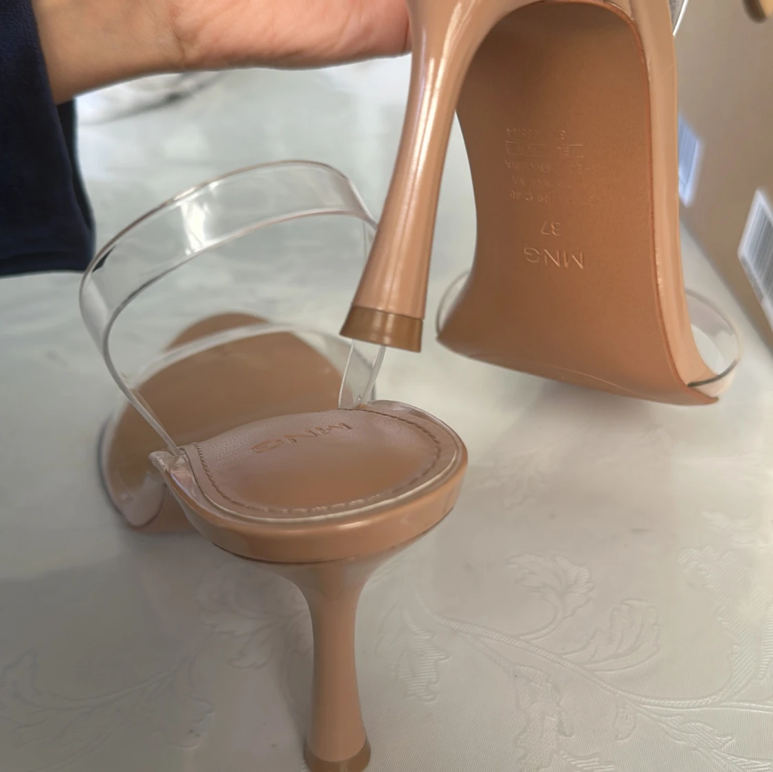 Genomskiliga klackskor - 91