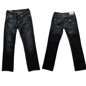 True religion jeans - Väldigt fina med stenar på knapparna och fina stygn var dock för små för mig.🫶✨