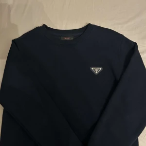 Prada tröja - Snabb affär billigare pris, nyskick