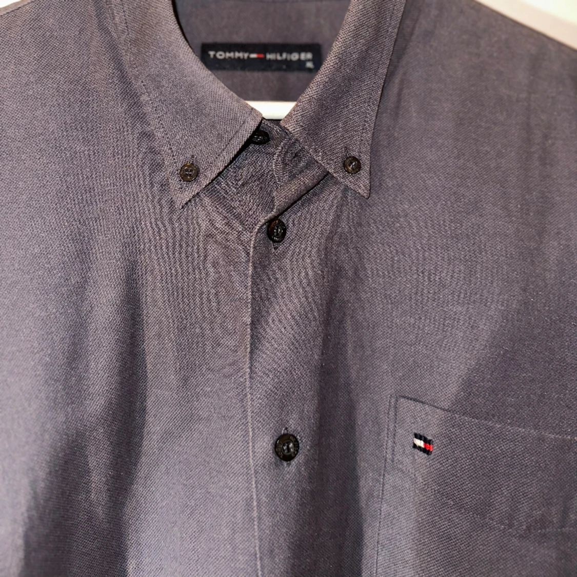 Tommy Hilfiger  - 90