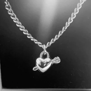 Halsband  - Jättefint halsband, egen tillverkat. Köp ett för 159kr Modell 020