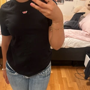 Diesel - Säljer denna fina t shirt från diesel då den tyvärr inte kommit till använding. köpte för 800kr💗