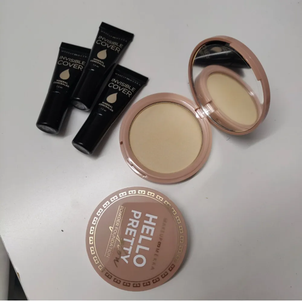 2 st Powder foundation cupcake färg donut och cupcake m spegel 3 st mineral concealer light medium Sprillans nya och felköp av mig🫶🏽gratis frakt . Övrigt.