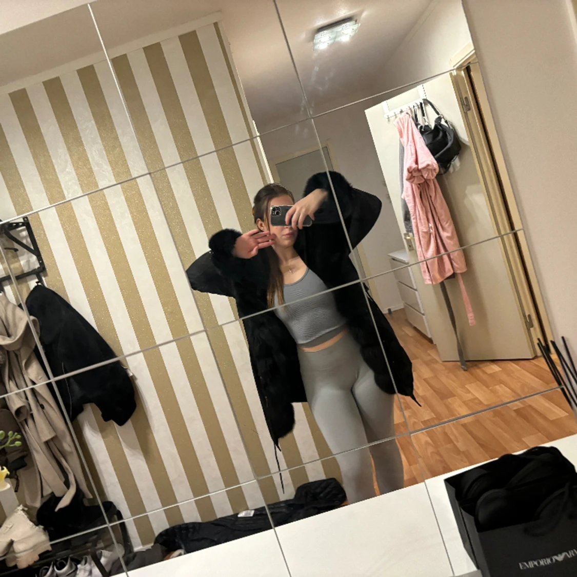 Svart pälsjacka - 90