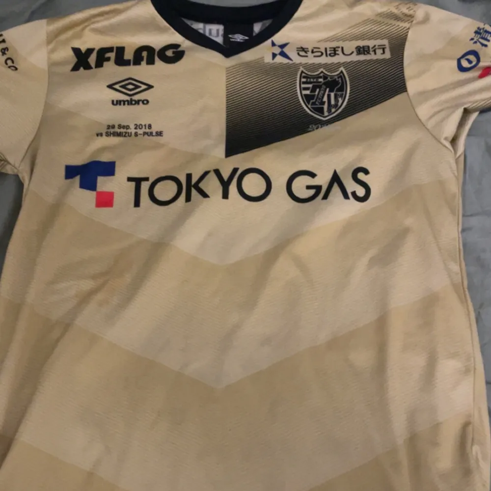 Limited Edition tröja från Japansks fotbollslaget FC Tokyo.. T-shirts.