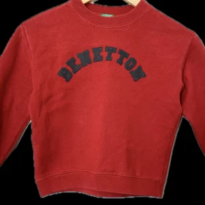 Tröja Benetton - I jättefint skick från United Colors Of Benetton. Stl 110. 