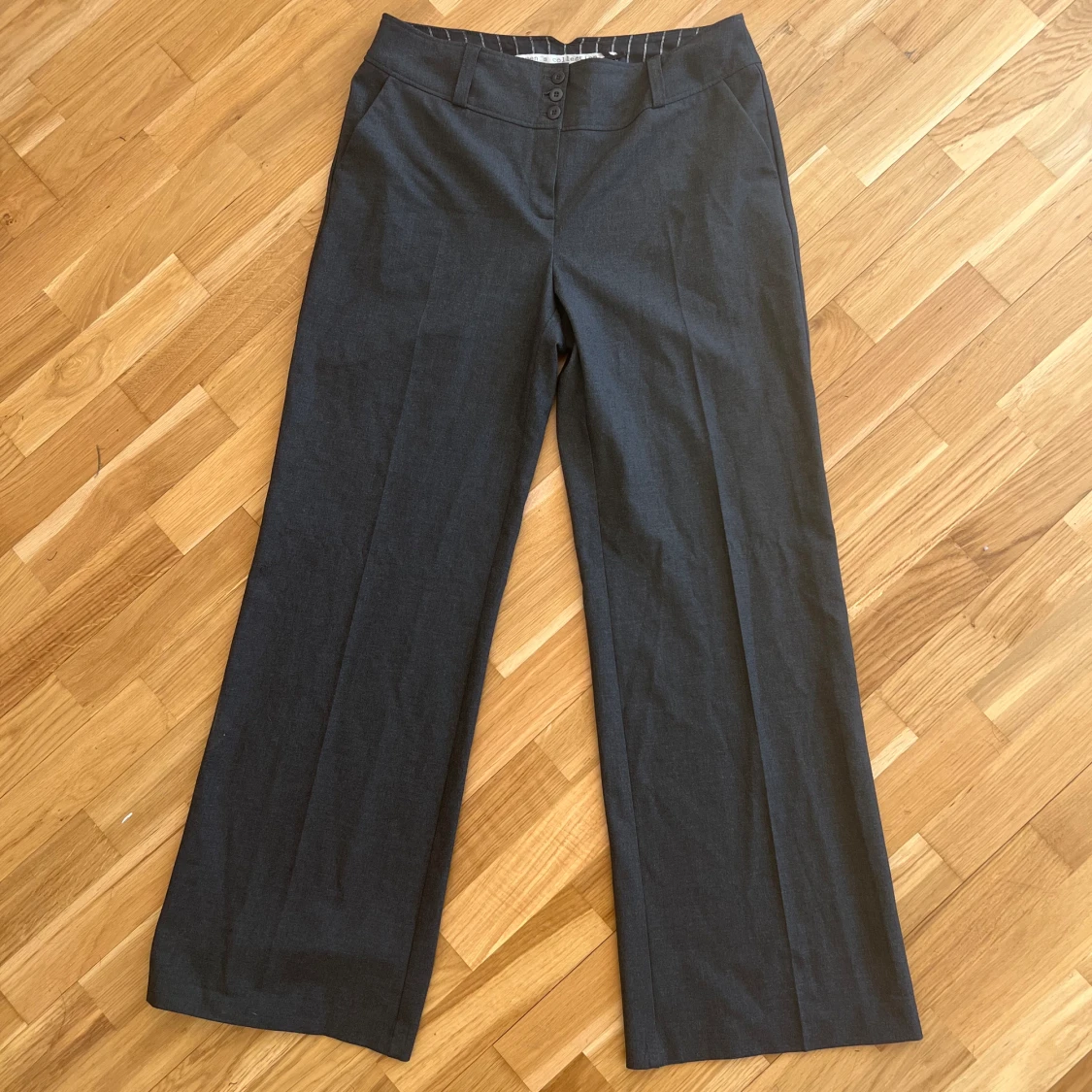 Kostymbyxor grå strl 44 - 90