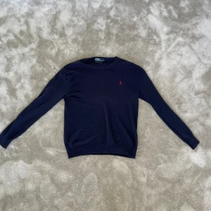 Ralph lauren tröja - Stickad Ralph lauren tröja i fint skick.