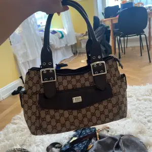 Skitsnygg fake Gucci väska i perfekt storlek och bra skick 🧚🧚