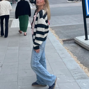 Zara stickad - Jätte fin Zara stickad som jag inte längre använder. Den är i bra skick.