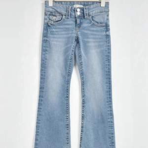 Jättefina Young Gina jeans i mycket bra skick!💗💗