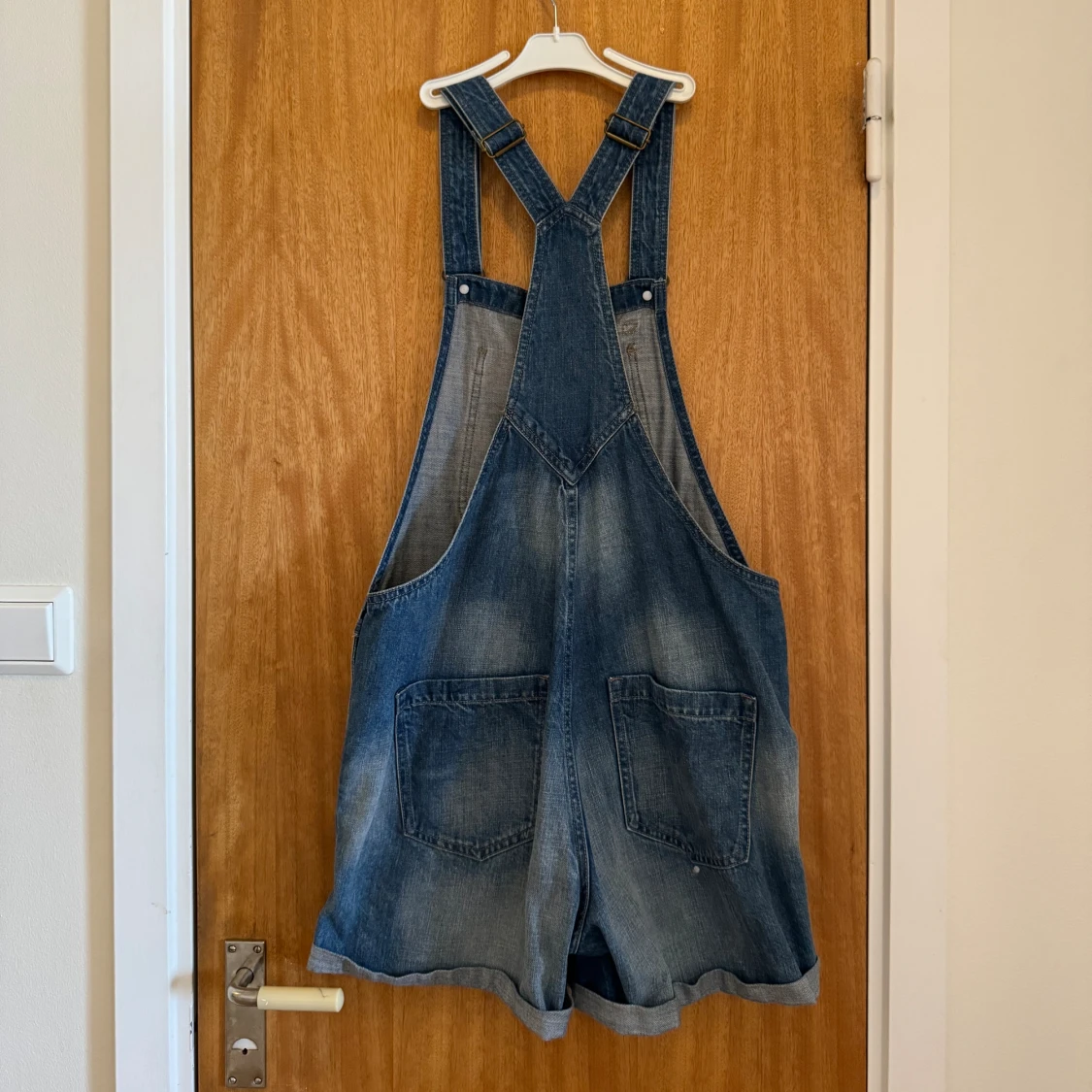 Blåa hängselshorts, strl S - 90