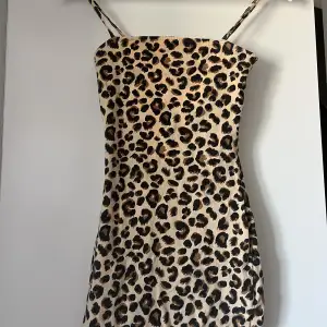 Leopardmönstrad klänning Aldrig använd 🫶