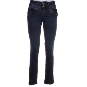 Pepe Jeans - Mörkblå lågmidjade pepe jeans, bra skick o jätte fina  Skriv för bättre bilder eller om du har andra frågor💕