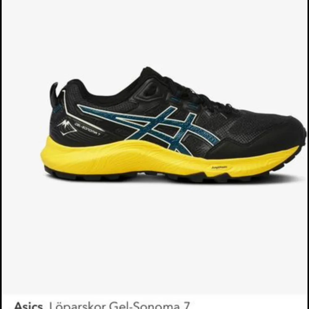 Oanvända Asics skor 40,5 nypris 1095. Skor.