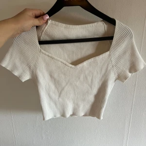 T shirt - Använd 2 gånger, från shein