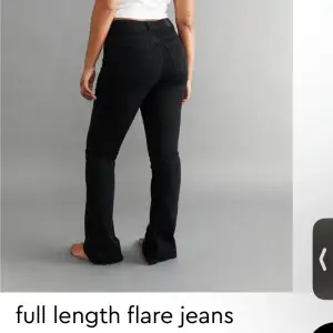 Tänkte sälja mina svarta jeans pågrund av att dom har blivit för stora för mig. Använda få tal gånger 