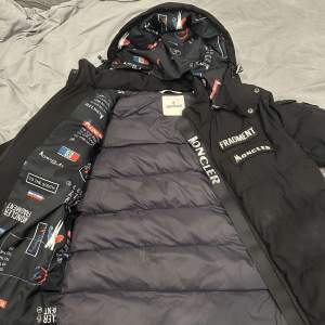 Moncler jacka strlk m passar l