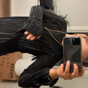 Blus - Slutsåld blus från Ginatricot som inte kommer till användning. Använd fåtal gånger och i toppskick