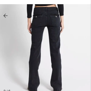 Lager 157 jeans - Säljer mina bootcut jeans med dekoration på fickorna från lager 157 då de ej används längre. Har använt dom ca 3-4 gånger därav är de som nya!🩷