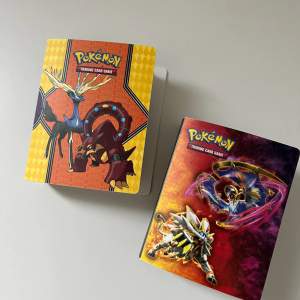Två pärmar fylld med massa olika Pokémon kort, allt ingår i priset. Både pärm och kort är i bra skick. Pris kan diskuteras. 