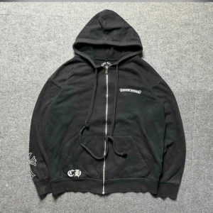 CHROME HEARTS *RARE* - 8/10 Vacker hoodie som jag nu vill sälja. Även öppen för byte.