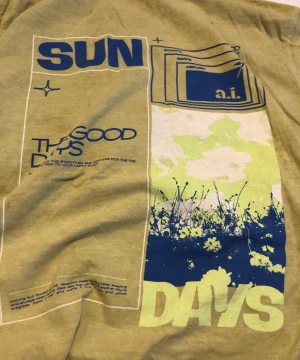 Graphic tröja  - Cool tröja. Storlek s men är oversized.