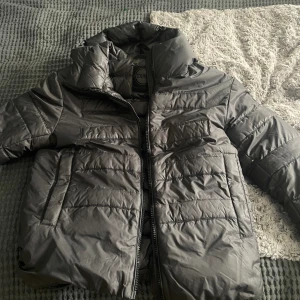 Snygg colemar jacka - Vill sälja min knappt använda colemar jacka 