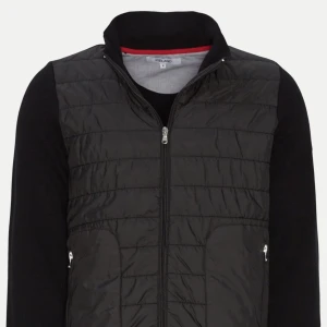 Cardigan - Jätte fin cardigan till våran som inte används! Säljs för den var lite för stor och tyvär tappa bort returpappret..