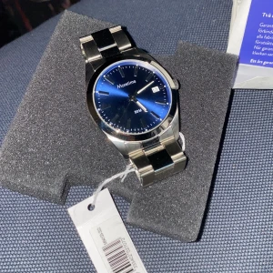 Moretime klocka - Tja, säljer en Moretime klocka från Ur o Penn tror att og priser ligger runt 749kr. Klockan är inte använd en enda gång förutom när jag har testat den. Inga skador eller någonting så skicket är 10/10. Priset kan diskuteras, skriv för fler bilder.