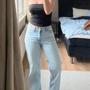 Love waist jeans från Gina. Passar mig perfekt som är strax under 165. 