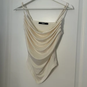 topp  - Topp från bikbok, inga defekter 