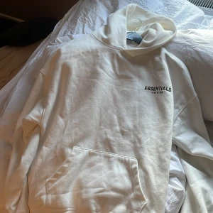 Essentials hoodie  - Skick 8/10 Storlek M Otrolig kvalitet 
