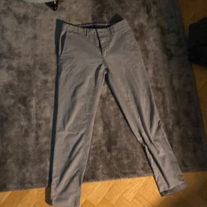 Gråa kostym byxor  - Gråa kostym byxor från zara ä, bra skick 
