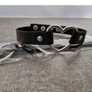 Choker - Ny choker. Onesize.