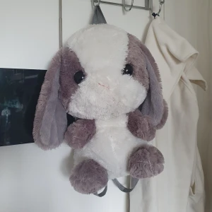 Bunny plushie backpack - Söt kanin ryggsäck☺️ 