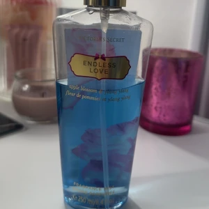 Victoria’s secret body mist - Body mist från victoria’s secret! Den heter Endless Love och det är mer än hälften kvar ❤️