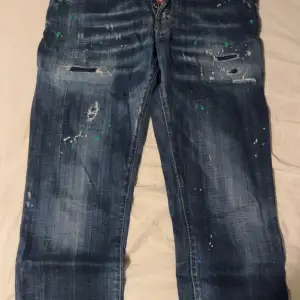 Dessa jeans är i bra skick och väldigt omhändertagna Pm för info