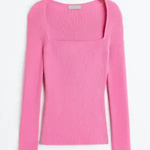 Rosa stickad tröja från hm 💓 Säljer på grund av den sitter för stort på mig (är vanligtvis XS-S)