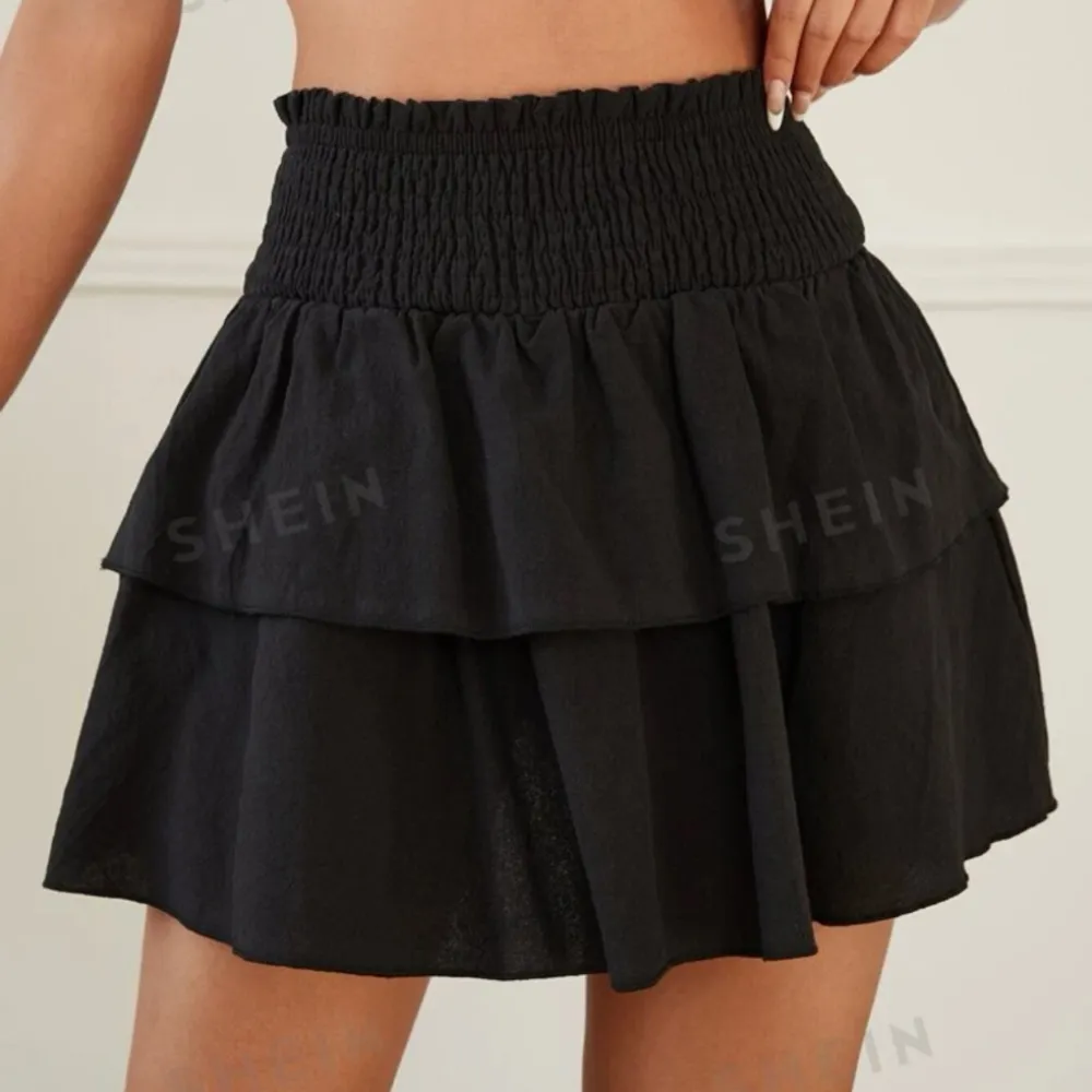  Svart super snygg kjol från Shein. Använd 1 gång storlek S. Kjolar.