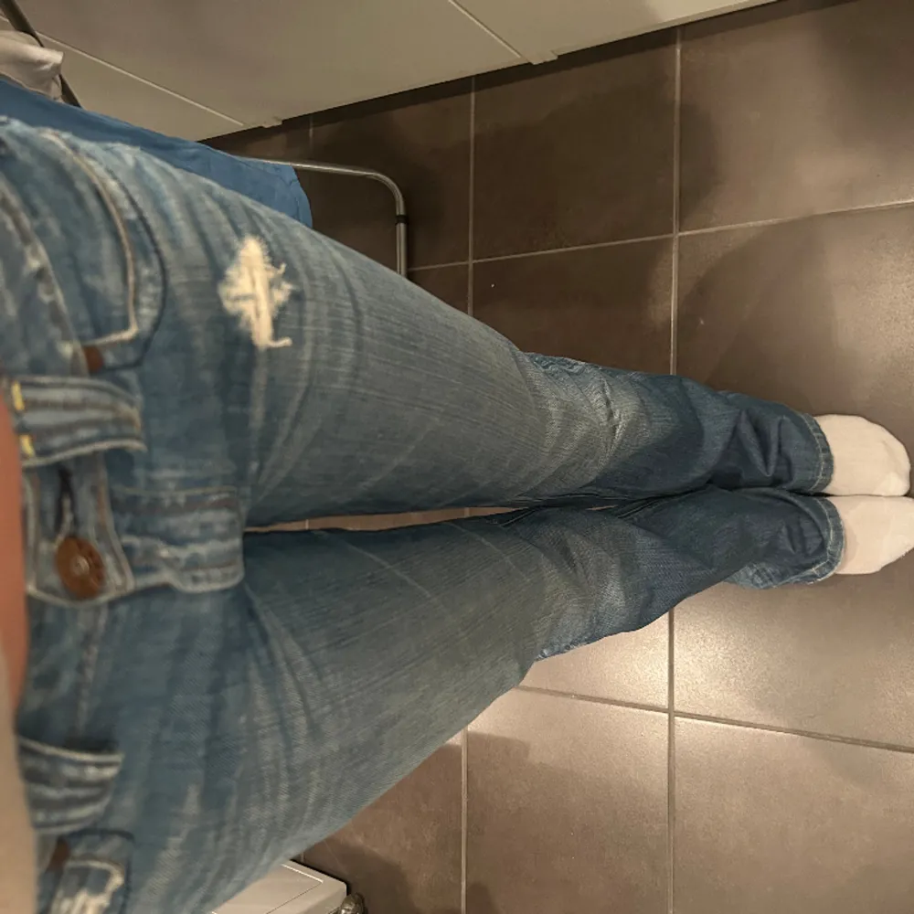 Så snygga och coola Lågmidjade bootcut jeans!!. Jeans & Byxor.
