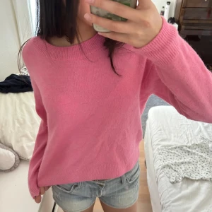 rosa tröja  - har inga defekter skriv för frågor🩷🩷